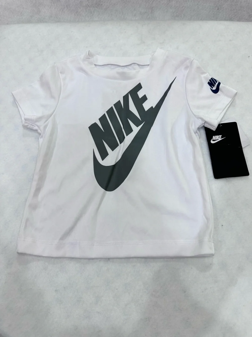 Boy’s Nike White and Dark Blue Short Set - Picture 4 of 9